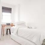 Stunning Studio Apartment At Belmont Residence Puri By Travelio